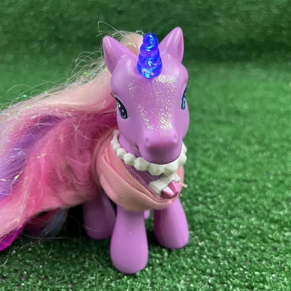 My Little Pony Lily Lightly Unicorn Pony W/Lighted Horn Cape Blinking Eyes